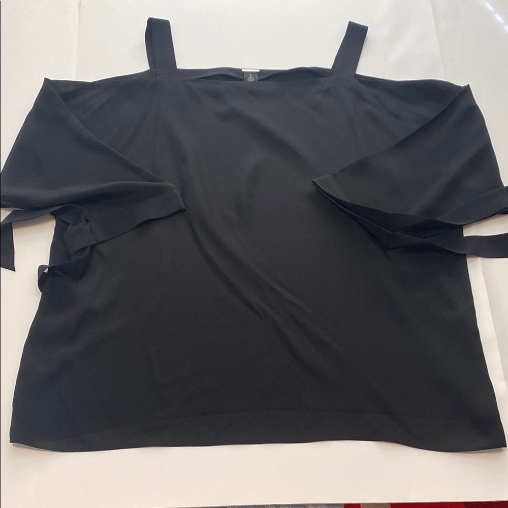 Chico’s Black Label Black Washable Silk Cold Shoulder 3/4 Tie Sleeve Blouse